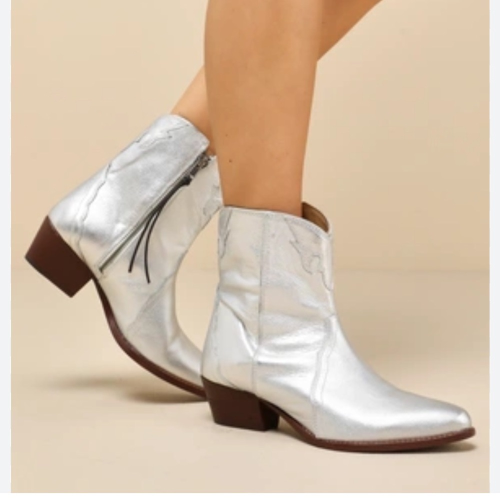 Free people New Frontier silver leather ankle boots 38.5/8